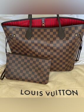 Louis Vuitton Neverfull MM and matching pouch!